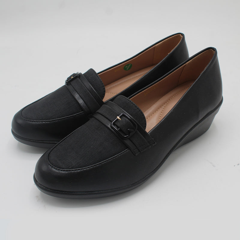 STEPLAR Mixed-Media Buckle Court Wedge