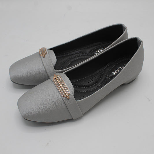 STEPLAR Squared-Toe Jewel Bar Flat