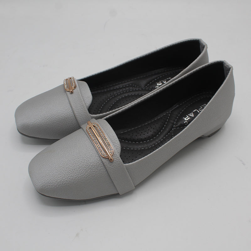 STEPLAR Squared-Toe Jewel Bar Flat