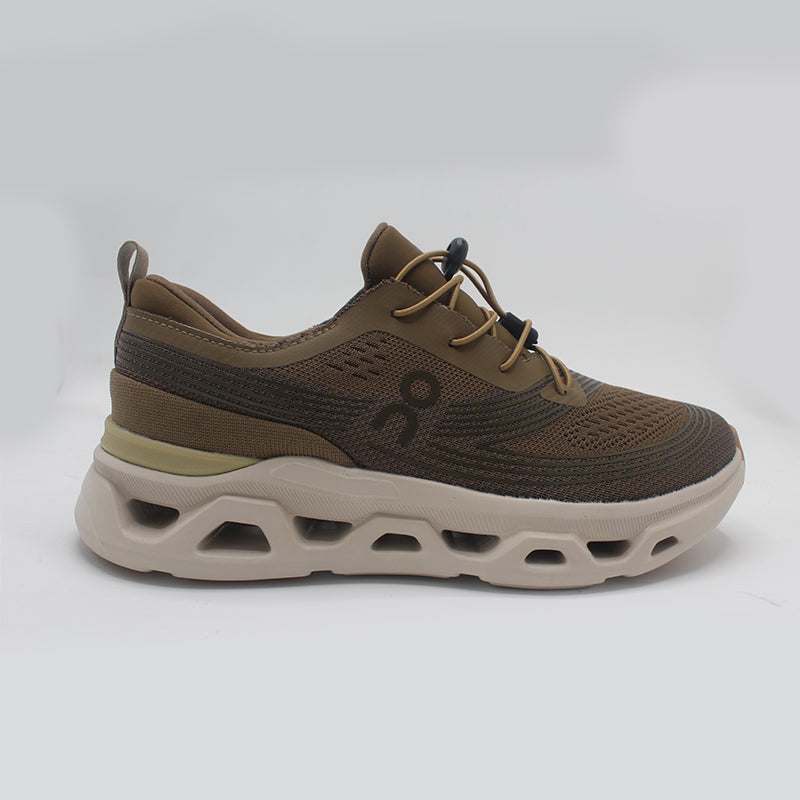 Vented-Pod Trail Runner with Toggle Lacing